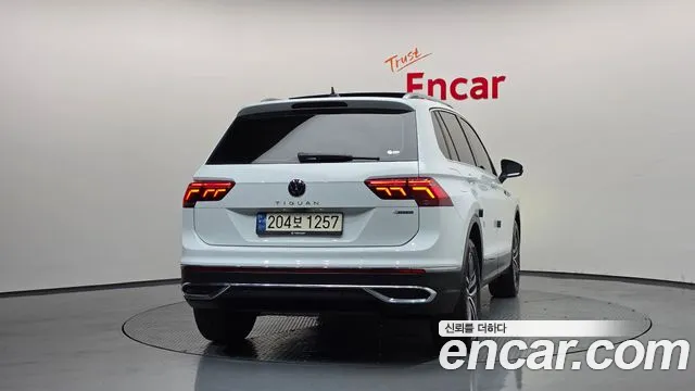 Volkswagen Tiguan Tiguan 2 поколение 2.0 TDI 4Motion Prestige — Фото автомобиля 4
