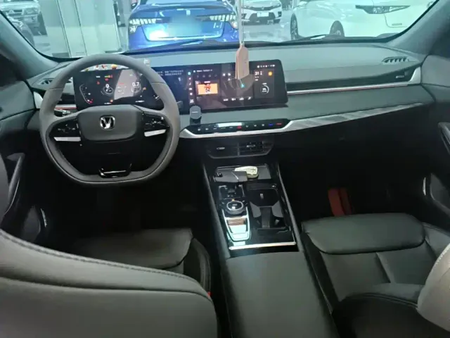 Changan Raeton Plus — Фото автомобиля 9