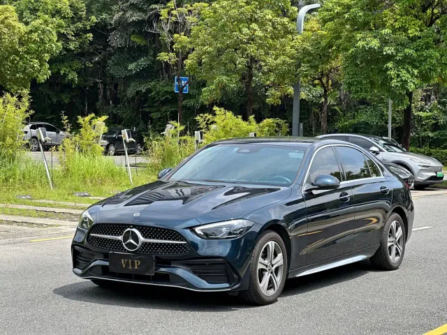 Фотография автомобиля — Mercedes-Benz C-Class