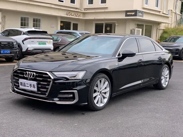 Фотография автомобиля — Audi A6L