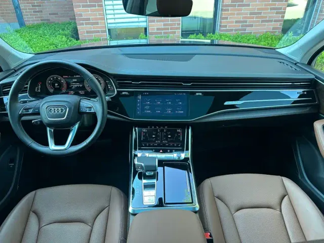 Audi Q7 — Фото автомобиля 4