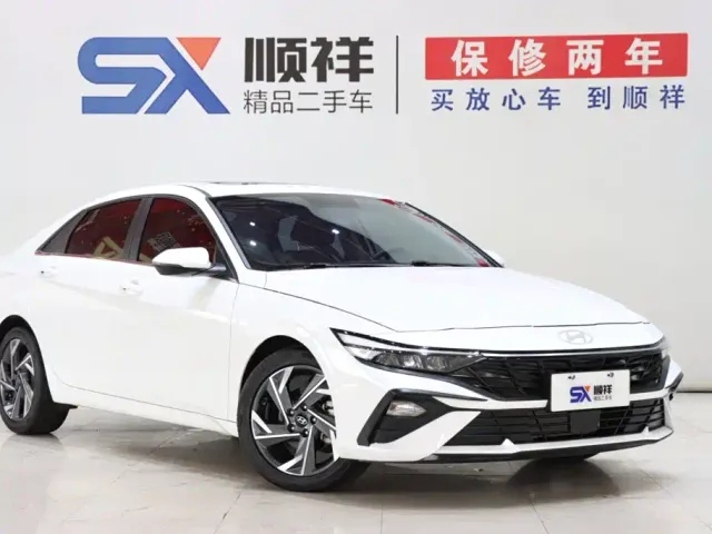 Hyundai Elantra — Фото автомобиля 3