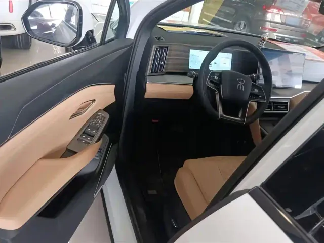 BYD Song L DM-i — Фото автомобиля 10