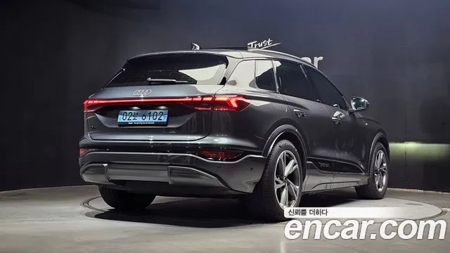 Audi Q6 e-tron — Фото автомобиля 2
