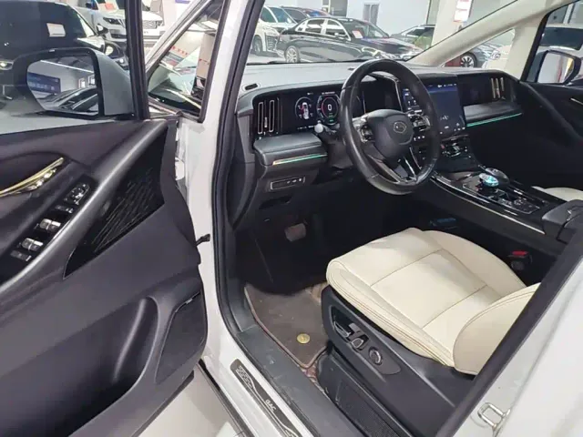 GAC Trumpchi E9 — Фото автомобиля 15