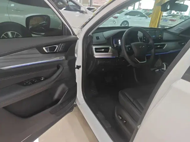 Chery Tiggo 8 — Фото автомобиля 15