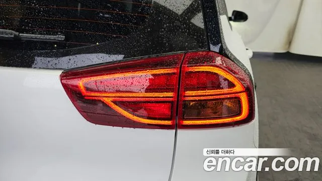 Kia Niro Niro Plus Air — Фото автомобиля 22