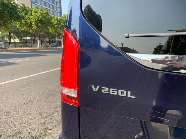 Mercedes-Benz V-Class — Фото автомобиля 12