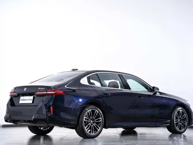 BMW 5 Series — Фото автомобиля 6