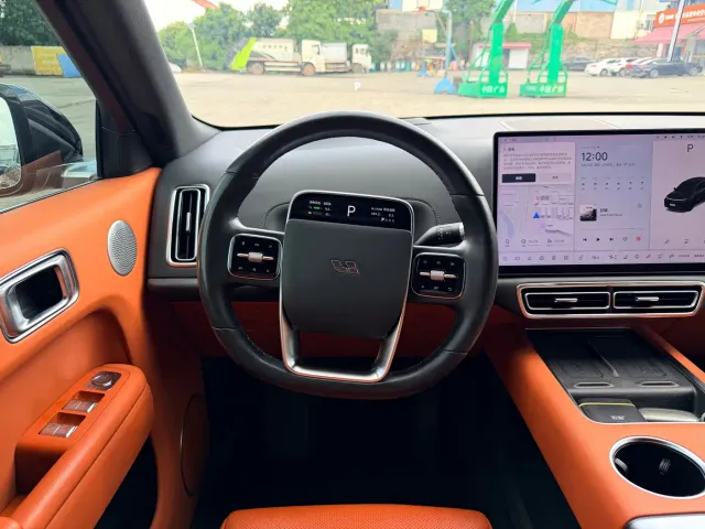 Li Auto L8 — Фото автомобиля 15