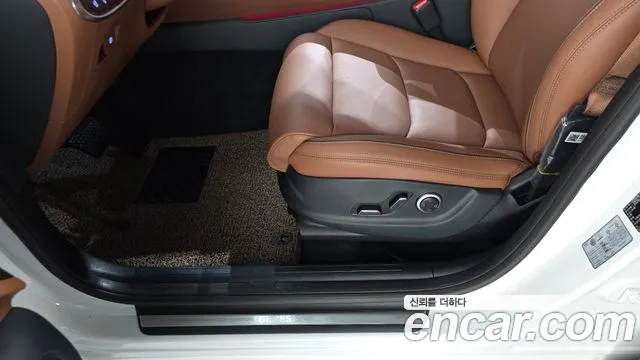 Genesis GV70 — Фото автомобиля 25