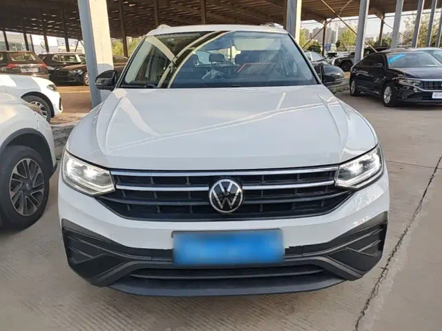 Volkswagen Tiguan L — Фото автомобиля 2