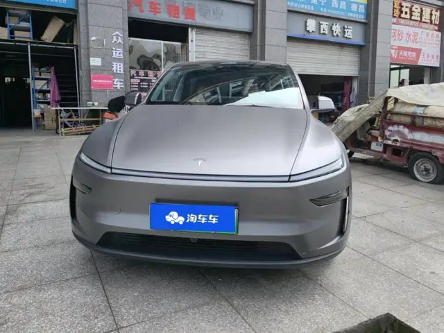 Tesla Model Y — Фото автомобиля 2