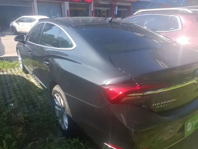 Buick LaCrosse — Фото автомобиля 4