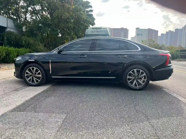 Hongqi H5 PHEV — Фото автомобиля 6