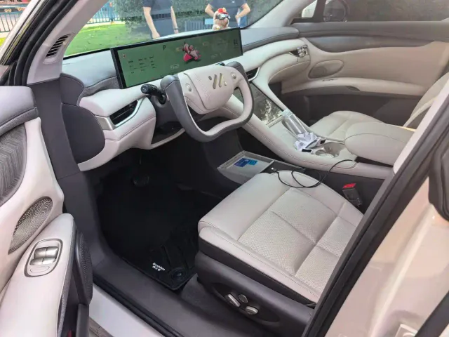 IM Motors LS6 — Фото автомобиля 10