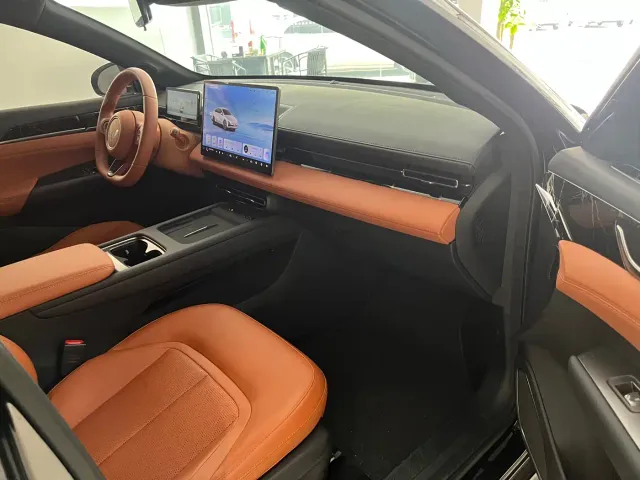 Wuling Starlight — Фото автомобиля 7