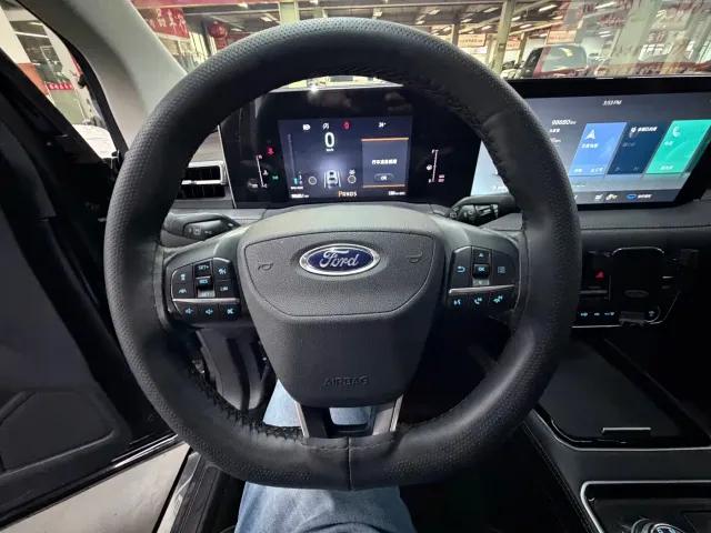 Ford Edge — Фото автомобиля 13