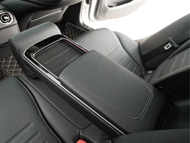 Mercedes-Benz C-Class — Фото автомобиля 20