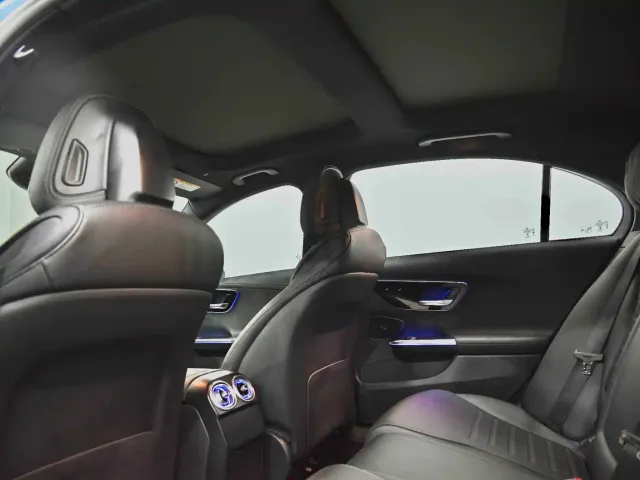 Mercedes-Benz C-Class — Фото автомобиля 6