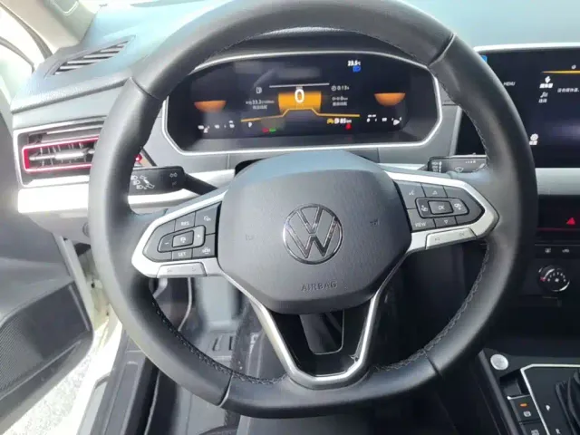 Volkswagen Lavida — Фото автомобиля 10