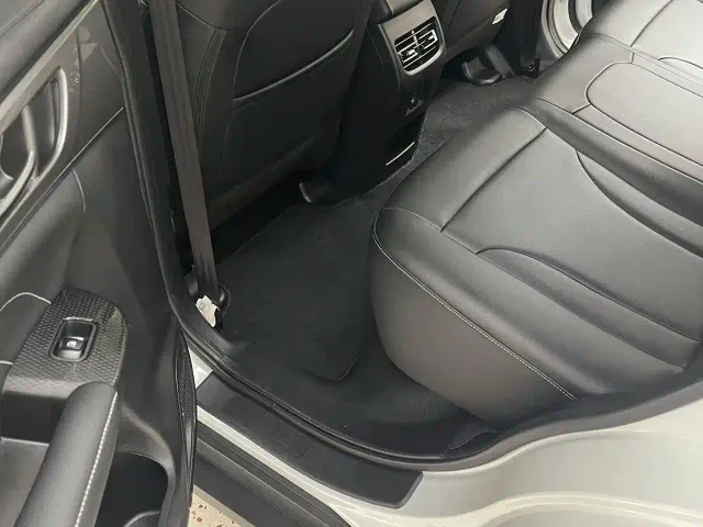 Haval M6 — Фото автомобиля 10