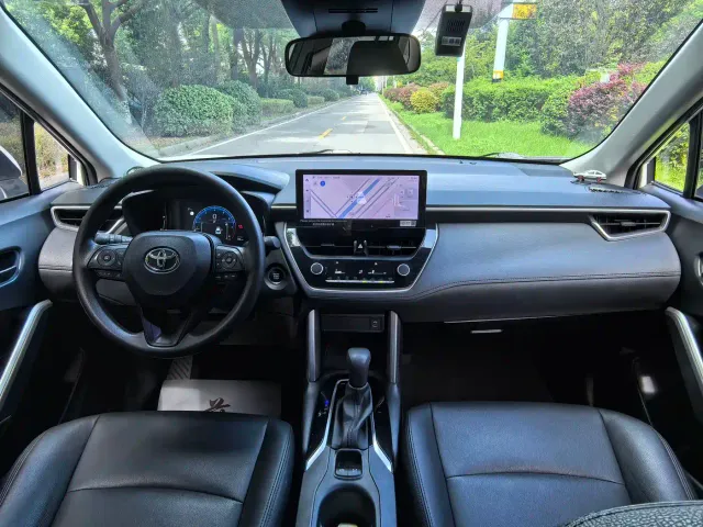 Toyota Corolla Cross — Фото автомобиля 11