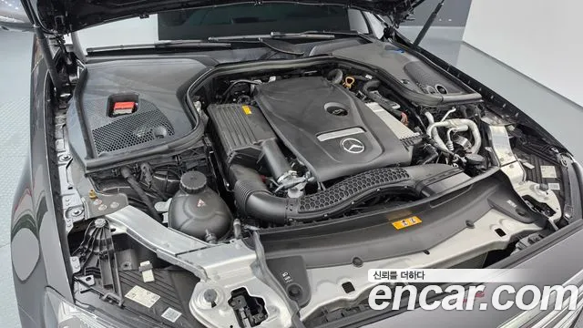 Mercedes-Benz E-Class — Фото автомобиля 6