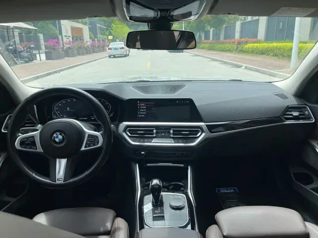 BMW 3 Series — Фото автомобиля 4