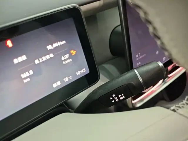 Leapmotor B10 — Фото автомобиля 13