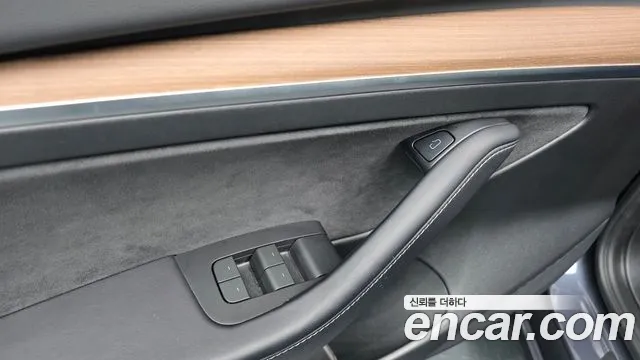 Tesla Model 3 — Фото автомобиля 28