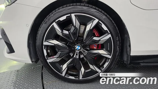 BMW 5 Series G60 — Фото автомобиля 5