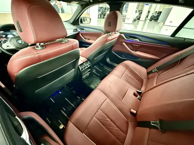 BMW 5 Series — Фото автомобиля 6