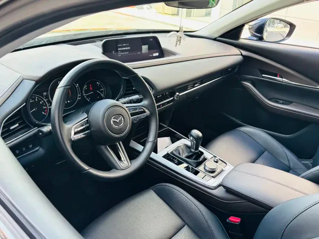Mazda CX-30 — Фото автомобиля 17