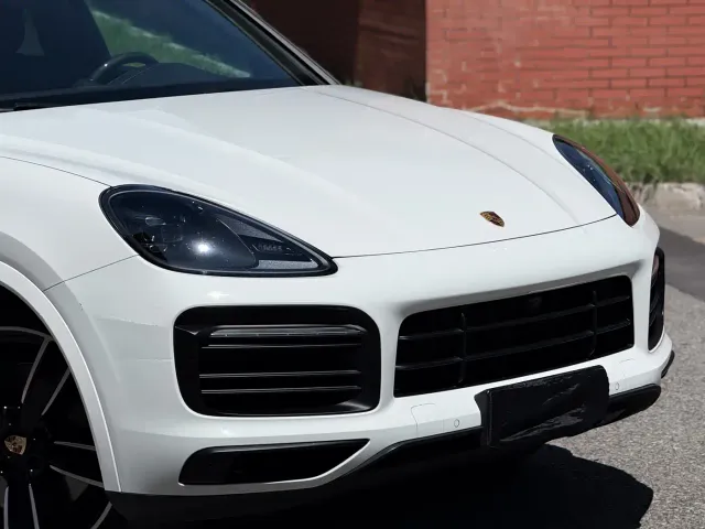 Porsche Cayenne — Фото автомобиля 12