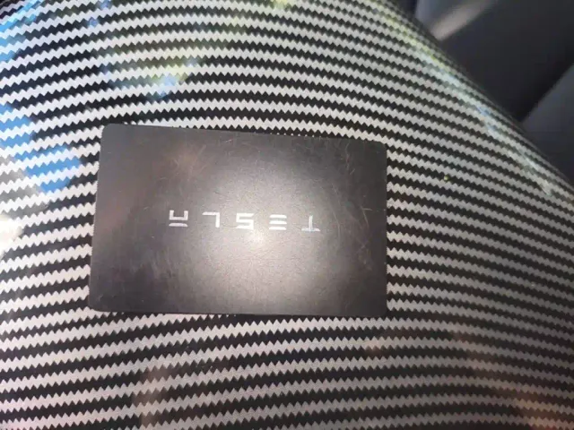 Tesla Model Y — Фото автомобиля 8