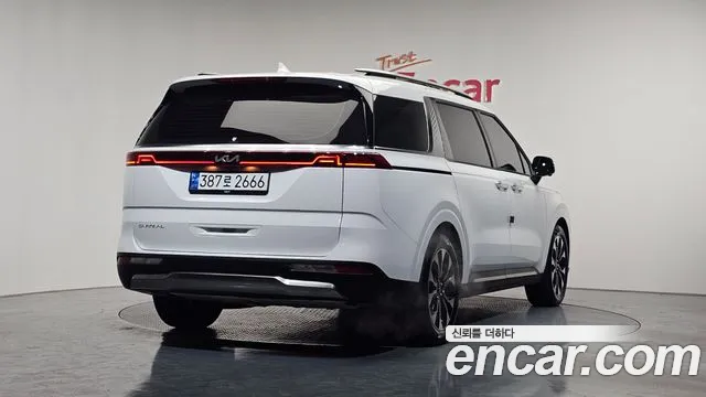 Kia Canival Carnival 4 поколение Бензин 7 мест Signature — Фото автомобиля 2
