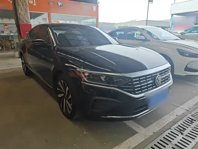 Volkswagen Passat — Фото автомобиля 3