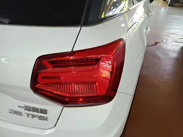 Audi Q2L — Фото автомобиля 7