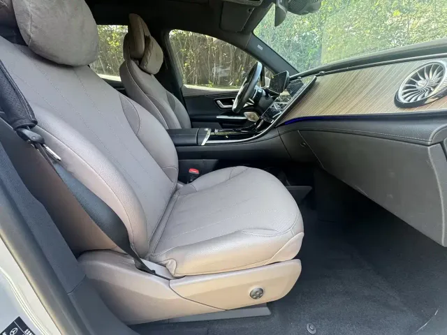 Mercedes-Benz EQE SUV — Фото автомобиля 21