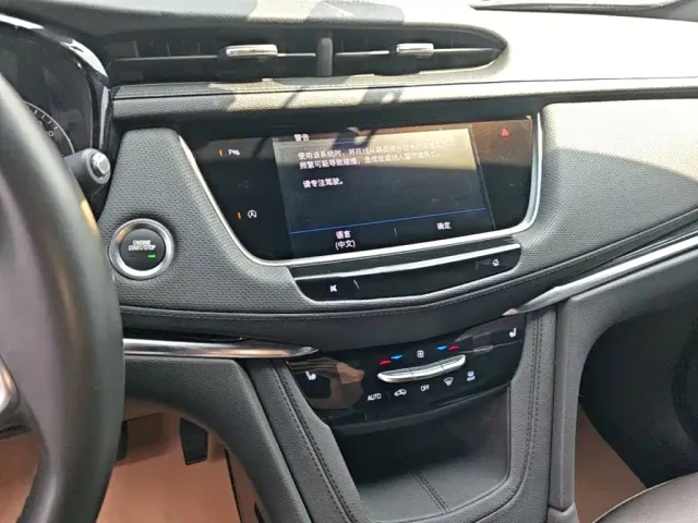 Cadillac XT5 — Фото автомобиля 12