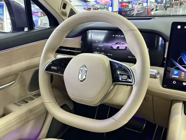 Aito M5 — Фото автомобиля 10