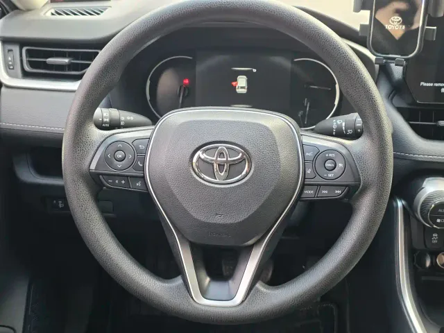 Toyota RAV4 — Фото автомобиля 5