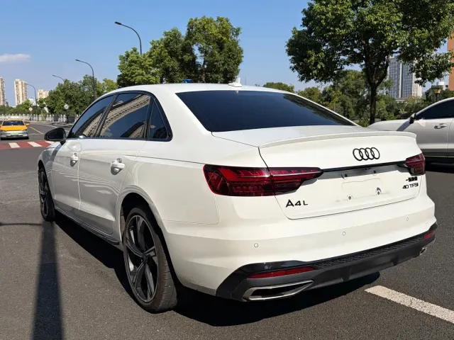 Audi A4L — Фото автомобиля 6