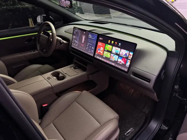Li Auto i6 — Фото автомобиля 9