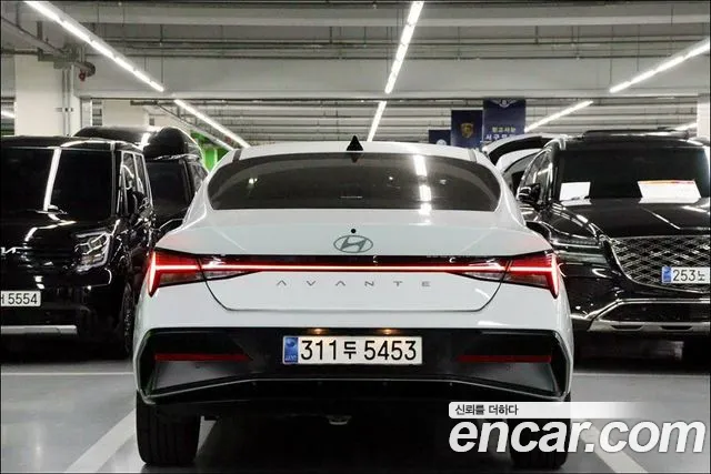 Hyundai Avante CN7 — Фото автомобиля 4