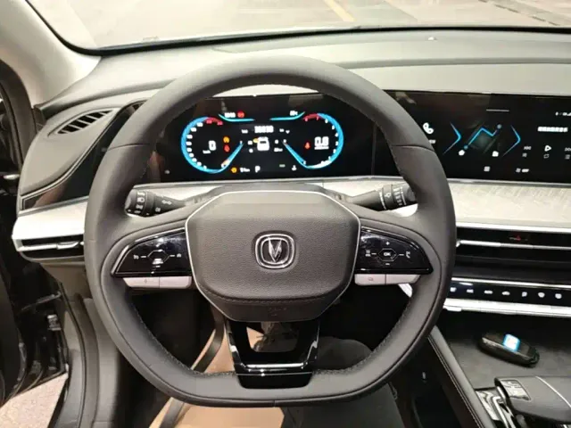 Changan Eado — Фото автомобиля 10