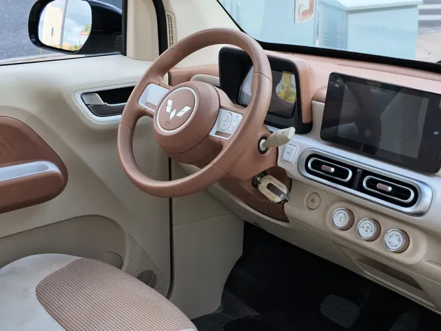 Wuling Hongguang Mini EV — Фото автомобиля 16