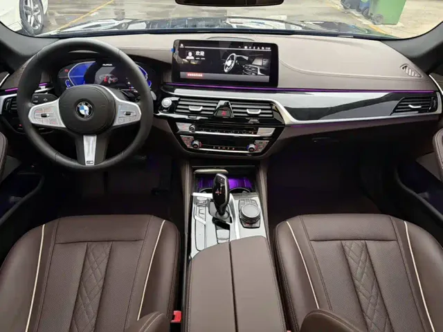 BMW 5 Series — Фото автомобиля 9