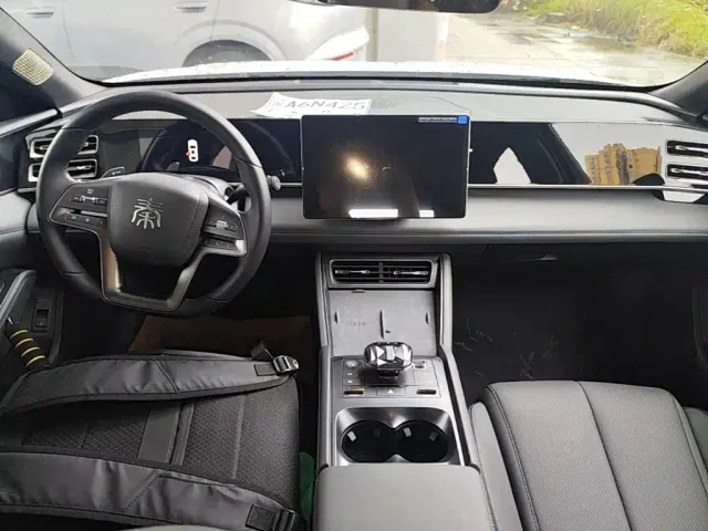 BYD Qin L — Фото автомобиля 9